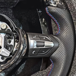 Volante Deportivo de Fibra de Carbono M Sport para BMW F05 F07 F10 F11 F12 F15 F20 F21 F22 F25 F26 F30 F31 F32 F35 F36 E90 - Product Image 3