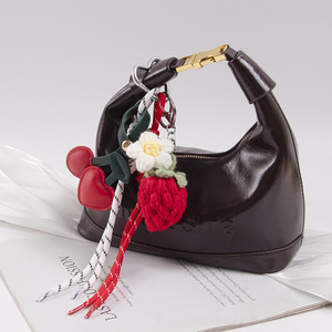 Porte-clés et breloques de sac 2026 en plastique léger, style dessin animé, avec pompons, pendentifs cœur et nœud, et cerises, accessoires de décoration - Product Image 6