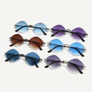 Gafas de Sol Punk Vintage 2025 con Logotipo Personalizado, Montura Metálica sin Aro, Protección UV400, Lentes de Sol con Forma de Diamante Poligonal para Hombre y Mujer - Product Image 3