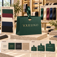 Sac en papier de luxe personnalisé, doré à chaud, mat, gaufré, laminé, avec logo découpé, robuste, pour magasin de vêtements