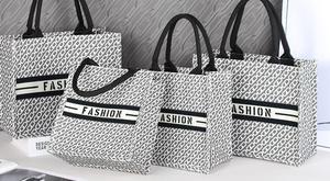 Sac fourre-tout noir pour femme, personnalisé avec logo imprimé, réutilisable, écologique, en toile, avec fermeture éclair, idéal comme cadeau - Product Image 2