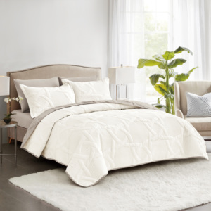 Ensemble <span class=keywords><strong>de</strong></span> literie <span class=keywords><strong>de</strong></span> luxe <span class=keywords><strong>housse</strong></span> <span class=keywords><strong>de</strong></span> <span class=keywords><strong>couette</strong></span> matelassée en microfibre imperméable et couvre-lit uni offre confort et luxe - Product Image 6
