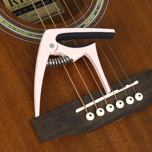 Capotasto per Ukulele Grande in ABS, Tonalità Macaron, per Chitarra Acustica, Classica ed Elettrica - Vendita all'Ingrosso a Prezzi Convenienti dalla Fabbrica Cinese - Product Image 6