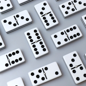 Dominos en acrylique personnalisés <span class=keywords><strong>de</strong></span> qualité supérieure à 5 couches, vente en gros, laminés, écologiques, <span class=keywords><strong>jeu</strong></span> <span class=keywords><strong>de</strong></span> société éducatif pour enfants et adultes - Product Image 3