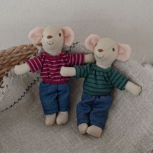 Scatola di fiammiferi in stile fiaba nordica danese, con bambola topo in tessuto di cotone e lino, statuetta in miniatura - Product Image 5