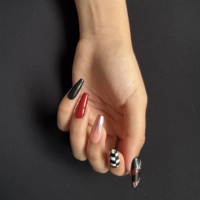 Ongles à presser Y2K audacieux motif échiquier « Baby Love You », faits main et peints à la main, écologiques, réutilisables, application facile, à coller