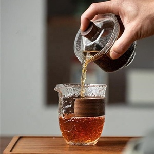 Taza de <span class=keywords><strong>Kungfu</strong></span> de vidrio transparente, taza para compartir té de estilo japonés, resistente al calor, con manga de madera, juego de té para <span class=keywords><strong>restaurante</strong></span> - Product Image 4