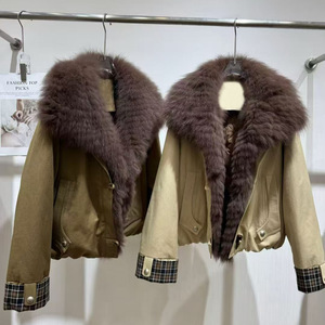 Nuovo Stile Moda Inverno 2025: <span class=keywords><strong>Cappotto</strong></span> in <span class=keywords><strong>Pelliccia</strong></span> di Coniglio <span class=keywords><strong>con</strong></span> Interno in Piuma d'Oca per Donne, Parka Corto <span class=keywords><strong>con</strong></span> Colletto Blu Navy, Giacca <span class=keywords><strong>con</strong></span> Cerniera in Poliestere - Product Image 2