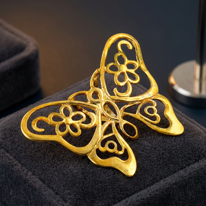 Pendentif Papillon en Or, Bijou Fin, Design Filigrane du Rajasthan par la Marque A - Product Image 3