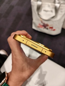 Teléfono HONOR Magic 9 Super Edition 5G Amarillo, Pantalla OLED de 6.81 Pulgadas y 120Hz, Snapdragon 8 Elite, 11000mAh, Cámara de 200MP - Product Image 4