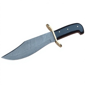 Cuchillo de caza y camping de acero de Damasco, hoja de punta caída, borde dentado, guardacuchillo de latón, mango de cuerno negro, calidad DIY OEM - Product Image 2