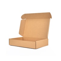 Boîtes d'expédition en carton ondulé recyclé en stock avec estampage de feuille d'or et laminage mat pour chaussettes