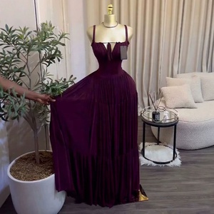Abito Lungo con Spalline Stile Vacanza al Mare, Nuovo Arrivo Estate 2026, Sexy ed Elegante, con Pieghe, per Donna (Europa e America) - Product Image 2