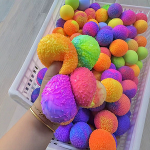 ลูกบอลบีบคริสตัลไล่เฉดสี พลาสติกเด้งช้า ยืดได้ มีเสียงกรอบๆ บรรเทาความเครียด ของเล่นบีบคลายอารมณ์ ของขวัญสำหรับวัยรุ่นและผู้ใหญ่ - Product Image 1