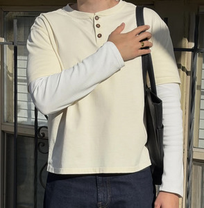 T-shirt Henley 2-en-1 pour homme, 100% coton, design uni, manches courtes, 210 grammes, séchage rapide, personnalisable, échantillon rapide, faible MOQ, OEM - Product Image 5