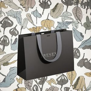 Papier d'emballage cadeau de luxe recyclable 300g/m², spécial, avec estampage à chaud, ruban personnalisé, impression offset pour vêtements - Product Image 3