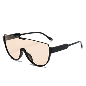 Occhiali da sole da pilota congiunti con montatura 2024 86395 alla moda con maschera facciale da donna con occhiali da sole marroni - Product Image 1