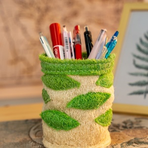 Porte-stylo en filet de loofah naturel fait main, décoration de bureau pour étudiants, rangement cylindrique, Zenidoo personnalisé pour entrepreneurs - Product Image 1