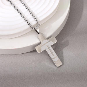 Collier croix pour enfants plaqué or Offre Spéciale avec prière des seigneurs et design football américain bijoux religieux en acier inoxydable - Product Image 6