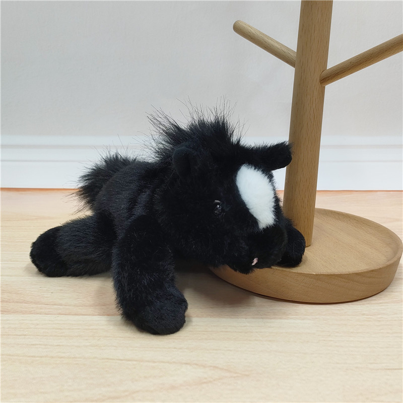 Caballo trueno negro de tres posturas fragante de 18 cm