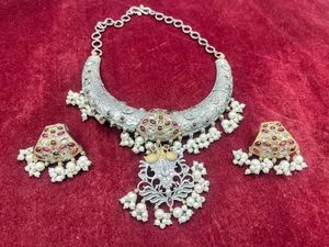 <span class=keywords><strong>Set</strong></span> kalung India tradisional buatan tangan kalung kuningan <span class=keywords><strong>Set</strong></span> perhiasan mewah untuk wanita berkilau harga grosir - Product Image 2