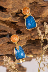 Pendientes de Clip con Cristal Rojo Marrón, Estilo Retro Clásico, Diseño de Gota de Agua, Ajustables, Hechos a Mano - Product Image 5