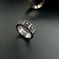 Bague carrée rétro avec fleur en croix pour hommes et femmes, style gothique européen et américain, croix hip-hop personnalisée