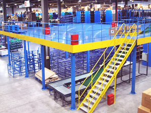 Système de rayonnage en acier à 5 niveaux, capacité de charge de 500 kg/m², revêtement en poudre, rayonnage sans boulons, accès par escalier pour le stockage en entrepôt - Product Image 2