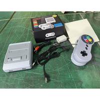 Console de jeu vidéo mini SNES rouge et blanc version européenne américaine SFC 8 bits Plug and Play AV-Out avec 620 jeux intégrés