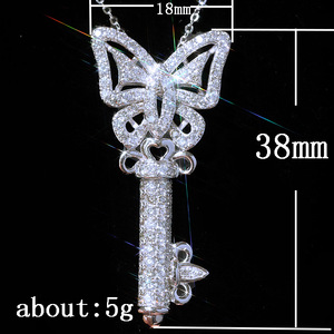 Collana con ciondolo a forma di chiave da donna, catena lunga con intarsi scintillanti, elegante gioiello di moda per tutti i giorni - Product Image 5
