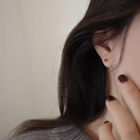 Boucles d'oreilles clous en argent sterling S925 avec perles d'eau douce et sertissage clos, bijoux fins pour cadeau, idéales pour le dropshipping