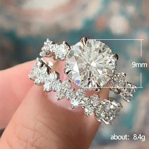 Set di Anelli di Fidanzamento per Donne, Fede Nuziale con Zirconi Scintillanti, Gioiello di Lusso Elegante, Regalo - Product Image 5