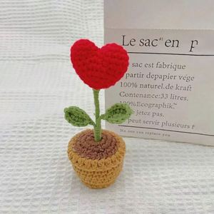 Fleur en pot tricotée au crochet, cadeau pour la fête des mères, décoration moderne pour la maison et le bureau - Product Image 1