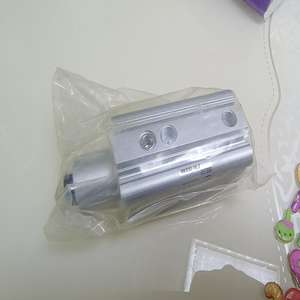 Cilindro de Sujeción Rotatorio Original-SMC MKB32-10LZ - Product Image 2