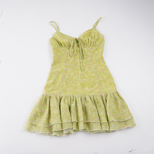 Robe Camisole Vert Frais Style Vacances à Petits Imprimés Floraux, Col en V, Froncée et Courte avec Nœud - Product Image 6