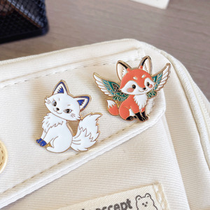 Broche renard de dessin animé mignon avec ailes, en alliage de zinc plaqué or, émail, accessoire de bijouterie, cadeau unisexe - Product Image 2
