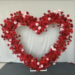 Arco de flores rojo en forma de corazón, telón de fondo con forma de corazón, arco de flores para decoración de eventos, arco de rosas de seda artificial. - Product Image 1