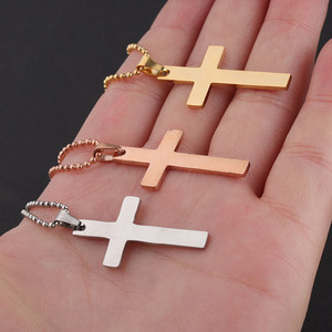 Pingente Cruz Masculino Personalizado em Aço Inoxidável Liso de 50mm 35mm, Grande Crucifixo Charmoso, Colar com Pingente Cruz Simples em Ouro 18k - Product Image 5