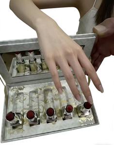 Ensemble de 5 rouges à lèvres luxueux - Rouge à lèvres <span class=keywords><strong>bio</strong></span> vegan en tube doré - Emballage romantique en boîte de velours - Cosmétiques vegan - Product Image 4