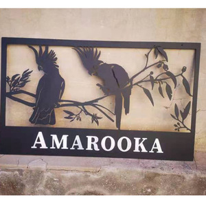 Décoration murale en métal encadrée, motif cockatoos sur branches, panneau Amarooka, décoration de jardin extérieur - Product Image 3