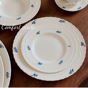Vaisselle en <span class=keywords><strong>porcelaine</strong></span> à motif végétal en dentelle embossée <span class=keywords><strong>bleu</strong></span> <span class=keywords><strong>et</strong></span> <span class=keywords><strong>blanc</strong></span> de style vintage français, tasse à café florale, soucoupe, assiettes à dessert <span class=keywords><strong>et</strong></span> assiettes à dîner - Product Image 4