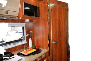 Estándares de emisión de formaldehído E1 de madera contrachapada de abeto Douglas moderno de Venta caliente para marco de silla de comedor de piel de puerta Uso de apartamento