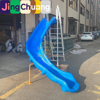 Petit toboggan droit en plastique pour intérieur et extérieur, design populaire pour piscines de gîtes et jardins d'enfants