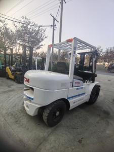 מלגזה משומשת איכותית של <span class=keywords><strong>TCM</strong></span>, דיזל 5 טון, במצב טוב, למכירה - Product Image 6