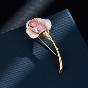 Calla Lily Brooch Pink Flower Pin Zinc Alloy Bezel Setting Women's Gift Jewelry - Product Image 1