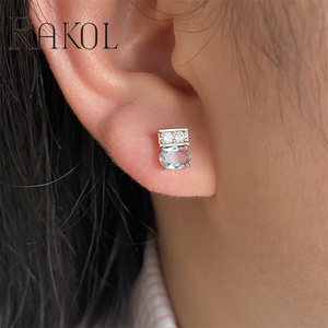 Rakol EP5741 pequeños pendientes de circonita cúbica rosa de moda adecuados para mujeres joyería asequible - Product Image 3