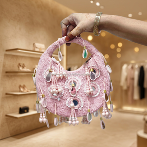 Sac à main rond rose perlé avec pompons en perles et détail miroir |   Pochette ethnique artisanale pour mariée, sac de fête de mariage pour femmes - Product Image 3
