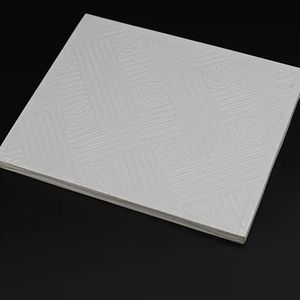Plaque de plafond en plâtre laminé <span class=keywords><strong>PVC</strong></span> <span class=keywords><strong>TE</strong></span> Edge 9 mm, norme argentine ASTM CE, avec support en feuille d'aluminium - Product Image 1