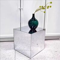 Boîte de présentation surélevée en acrylique sur mesure pour bijoux de vente au détail et décoration d'événements, livraison rapide