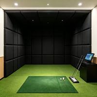 Panneau mural anti-collision en tissu enveloppé de cuir et d'éponge composite, personnalisable, écologique et à prix abordable pour les salles de golf et de sport